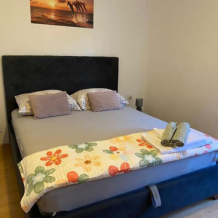 Apartmani Marija Povljana Exterior foto